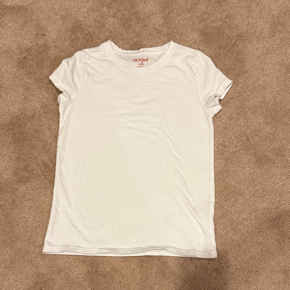 Cat & Jack White Short Sleeve Tee. Still white. Hardly wore. EUC. Girl or Boy.
